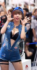 韩国顶级车模柳智惠车展牛仔秀豪乳-大到离谱