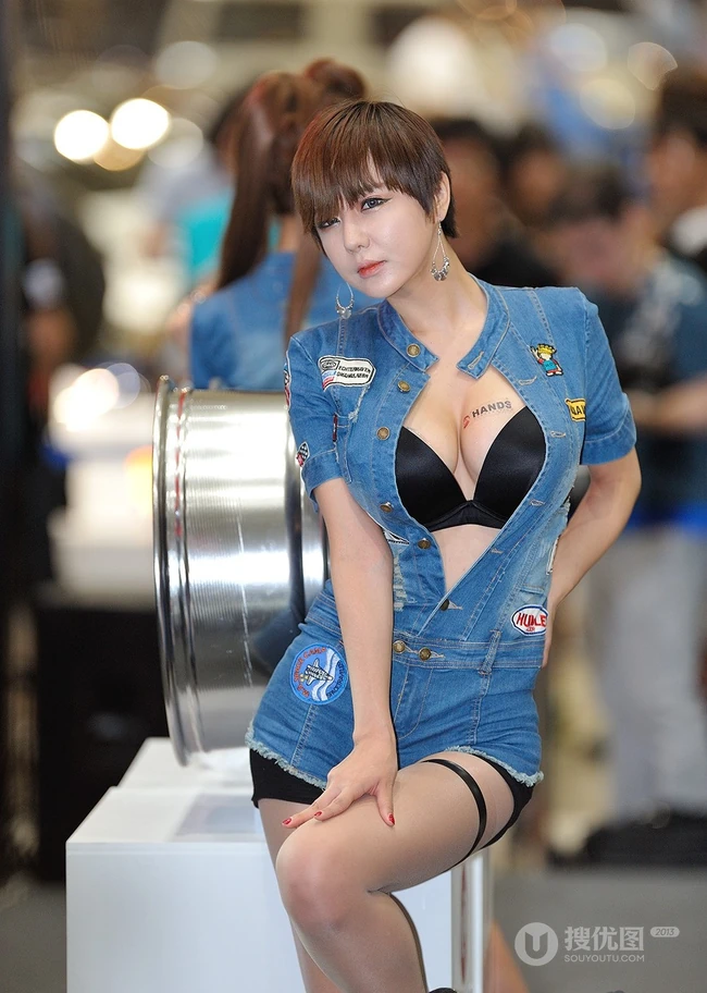 韩国顶级车模柳智惠车展牛仔秀豪乳-大到离谱