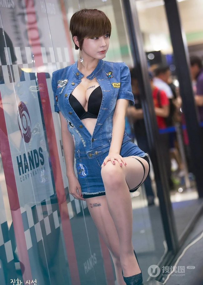 韩国顶级车模柳智惠车展牛仔秀豪乳-大到离谱