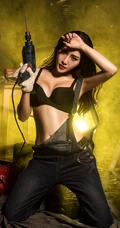 长腿女生消防员诗诗高清写真 不一样的气质美