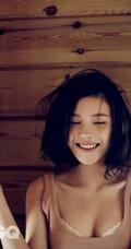 清纯玉女杨子姗气质短款装室内写真-智族GQ