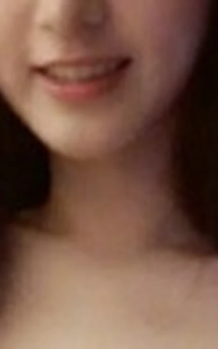 台湾艺大高颜值清纯校花走红 甜美容颜，匀称线条诱人