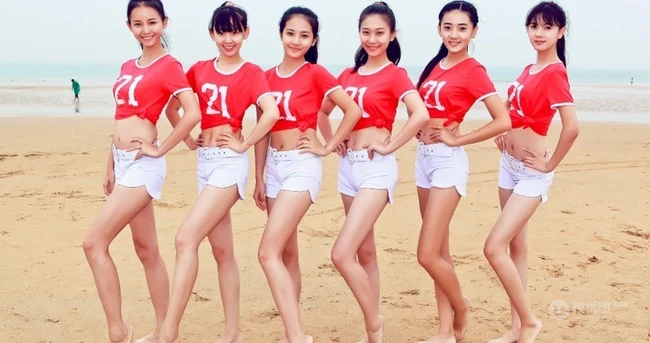 清一色青春少女&ldquo;最美啦啦队&rdquo;动感热力现场彩排图片