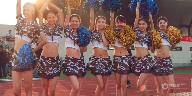 清一色青春少女&ldquo;最美啦啦队&rdquo;动感热力现场彩排图片