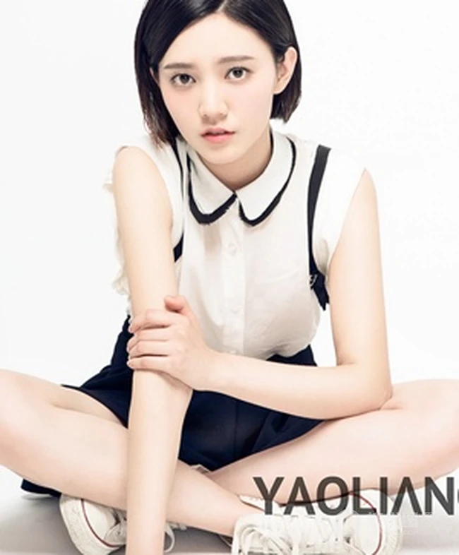 爱素颜的清纯玉女秦語纯美动人短裙魅力写真