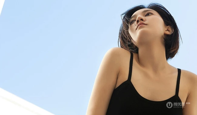 爱素颜的清纯玉女秦語纯美动人短裙魅力写真