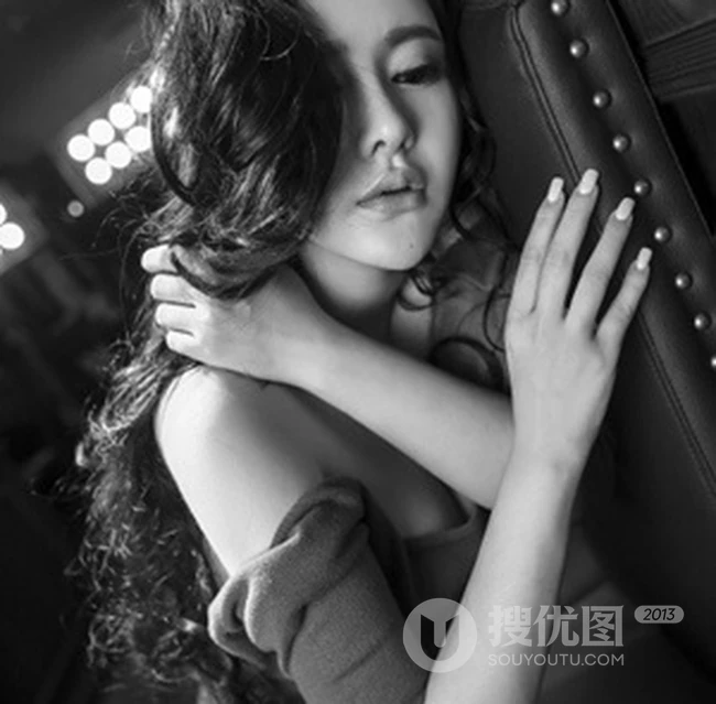 90后东北女孩 气质嫩模周宜诺唯美摄影写真照