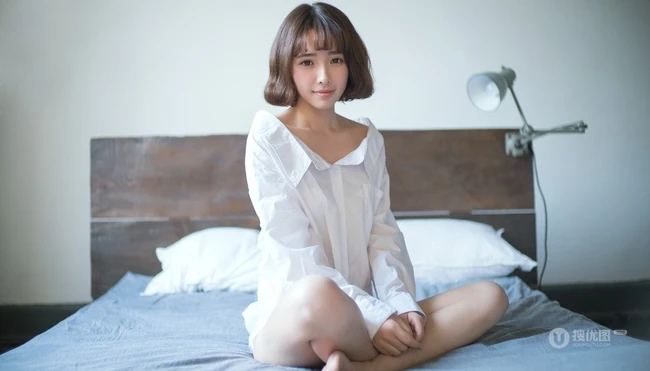 清纯短发气质亚洲女孩怀旧写真-邻家女孩初长成