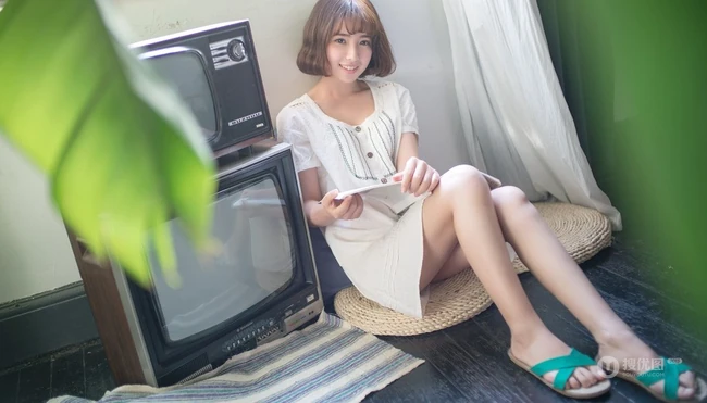 清纯短发气质亚洲女孩怀旧写真-邻家女孩初长成