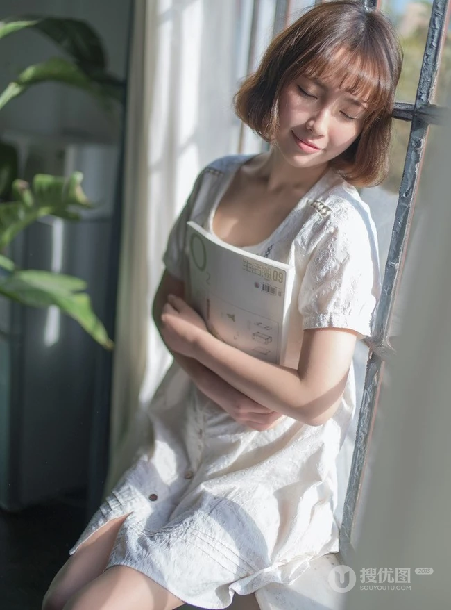 清纯短发气质亚洲女孩怀旧写真-邻家女孩初长成