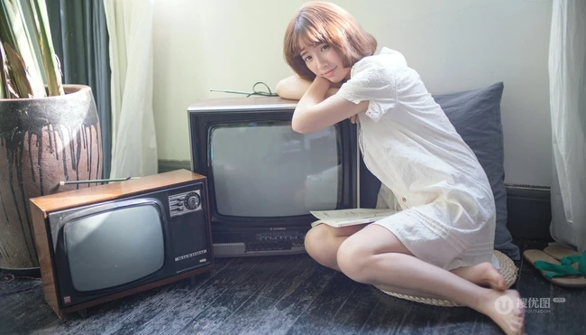 清纯短发气质亚洲女孩怀旧写真-邻家女孩初长成