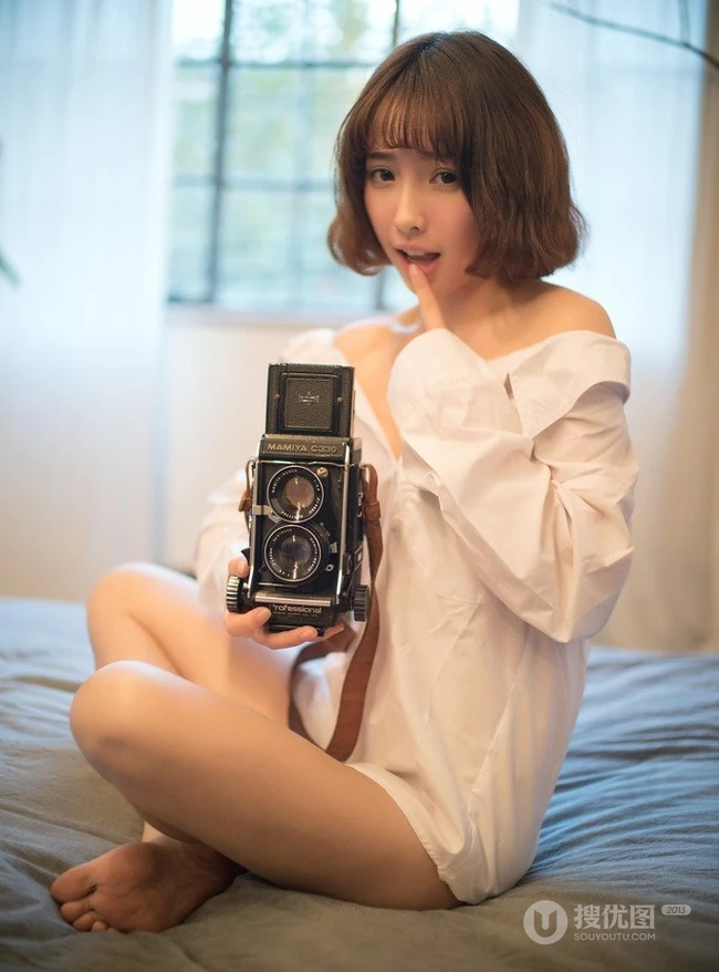 清纯短发气质亚洲女孩怀旧写真-邻家女孩初长成