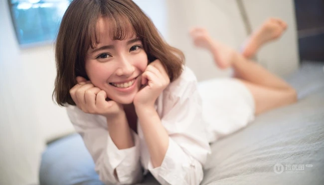 清纯短发气质亚洲女孩怀旧写真-邻家女孩初长成