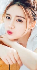白皙美模高溜MilkCat蕾丝短裤室内写真美图