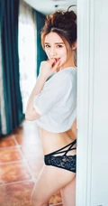 白皙美模高溜MilkCat蕾丝短裤室内写真美图