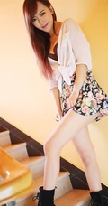 女生赵婉妮Wanni清新碎花小短裙写真美图