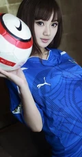 清纯甜美蓝色运动服足球亚洲少女室内写真
