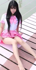 纯妹子杨晓青儿粉色学生制服装户外写真