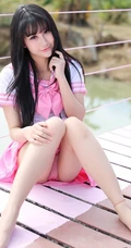 纯妹子杨晓青儿粉色学生制服装户外写真