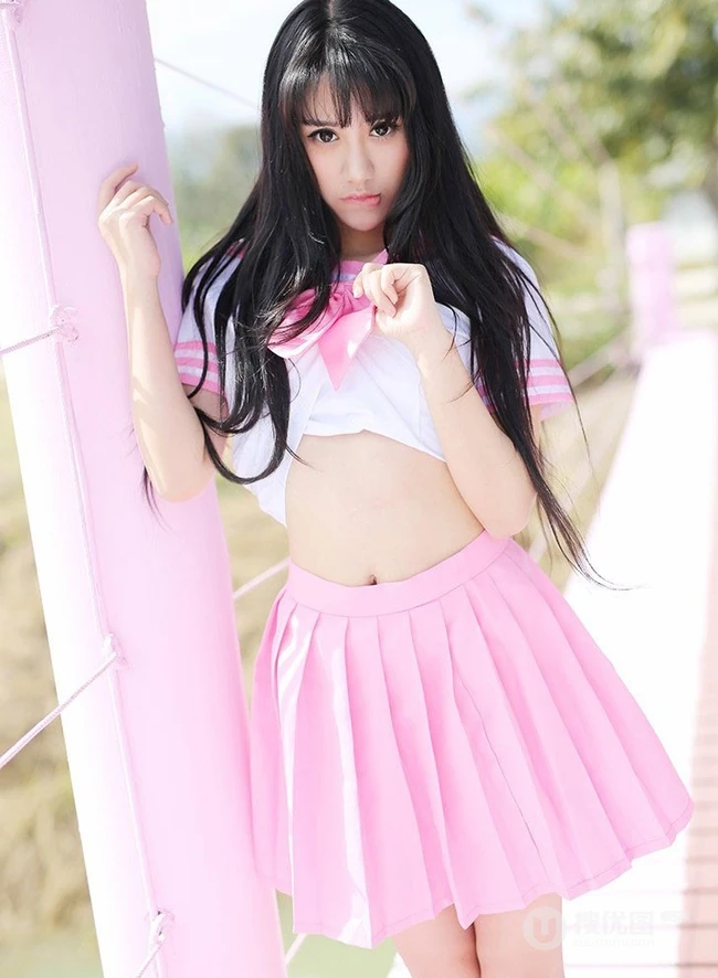 纯妹子杨晓青儿粉色学生制服装户外写真