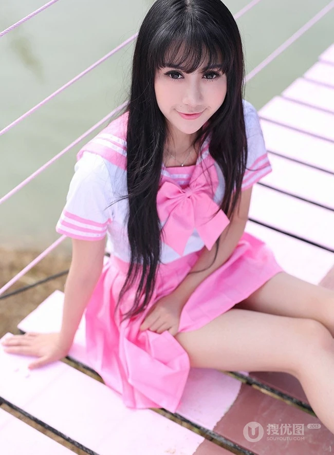 纯妹子杨晓青儿粉色学生制服装户外写真