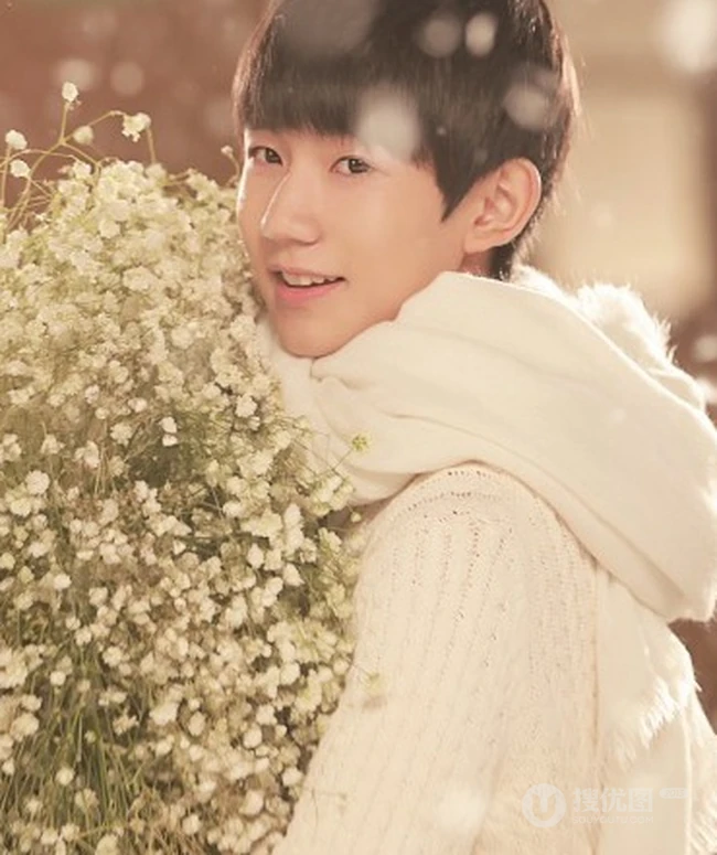 阳光小帅哥TFBOYS清新唯美在雪中写真