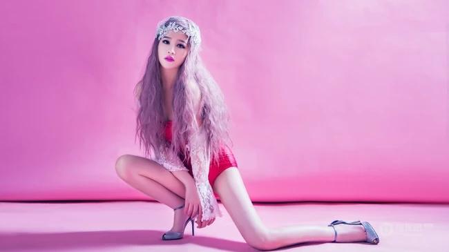 气质女生邱璐璠清透写真大片以及精选美图