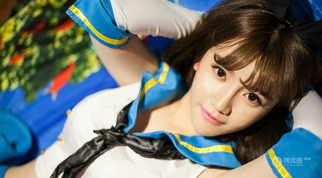 可爱女生艾西Ashley高清制服袜装写真美图