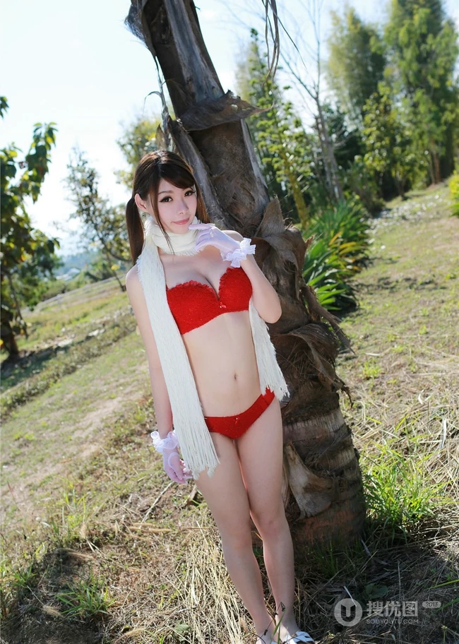 秀丽高挑女生模特MARA醬户外泳装高清写真