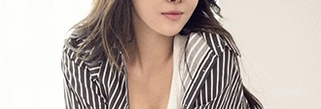 韩34岁女歌手Narsha写真，展成知性人的独特魅力