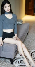 高挑嫩模于小小姐紧身短裤写真-苗条身材尽显
