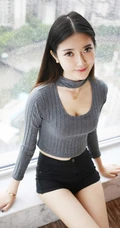 高挑嫩模于小小姐紧身短裤写真-苗条身材尽显