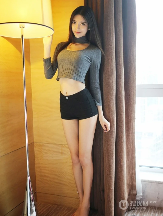 高挑嫩模于小小姐紧身短裤写真-苗条身材尽显
