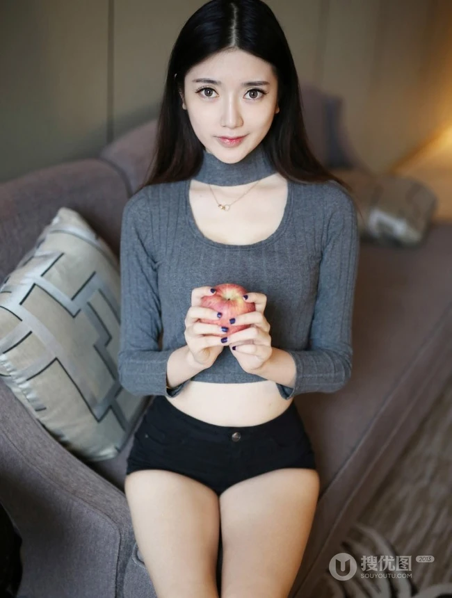 高挑嫩模于小小姐紧身短裤写真-苗条身材尽显