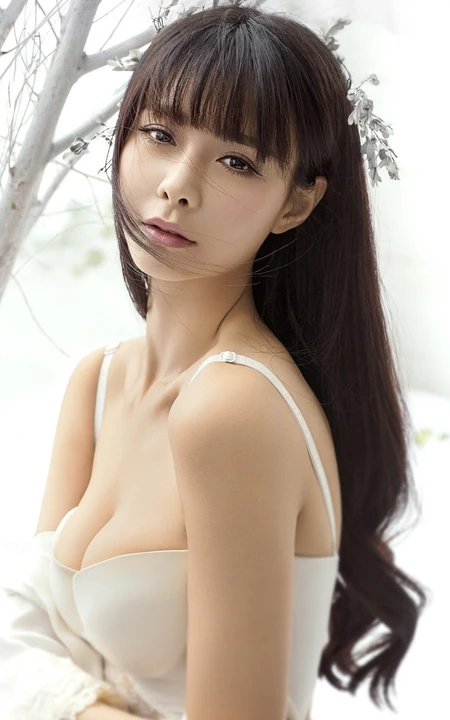 女生沈梦辰个性低领写真 线条半露线条感修长