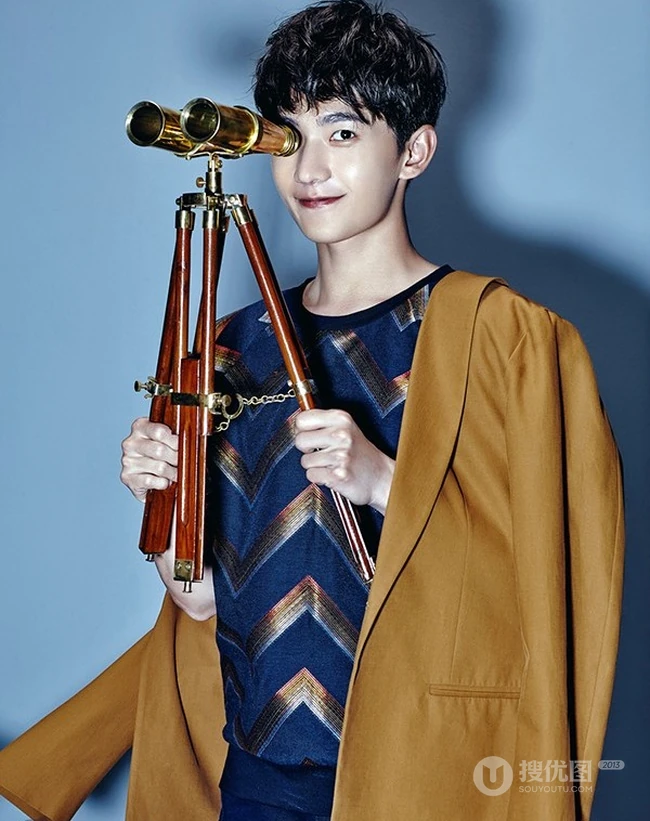 帅气男星杨洋图片 率真从容眼神动人