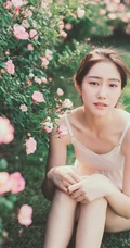 蔷薇花间甜美亚洲少女瑛瑛 唯美户外睡衣写真