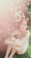 蔷薇花间甜美亚洲少女瑛瑛 唯美户外睡衣写真