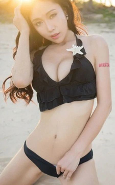海边沙滩女生 魅妍社嫩模Ashely丽丽泳装气质图片