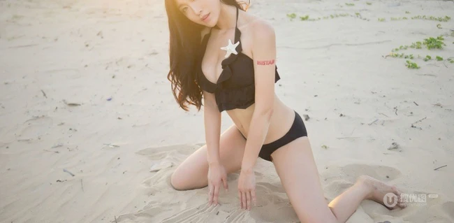 海边沙滩女生 魅妍社嫩模Ashely丽丽泳装气质图片