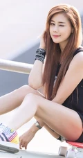 韩国女生金荷律清新连衣短裙写真-首尔森林公园