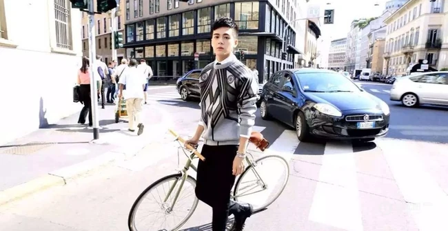 帅哥曾舜晞街拍图片
