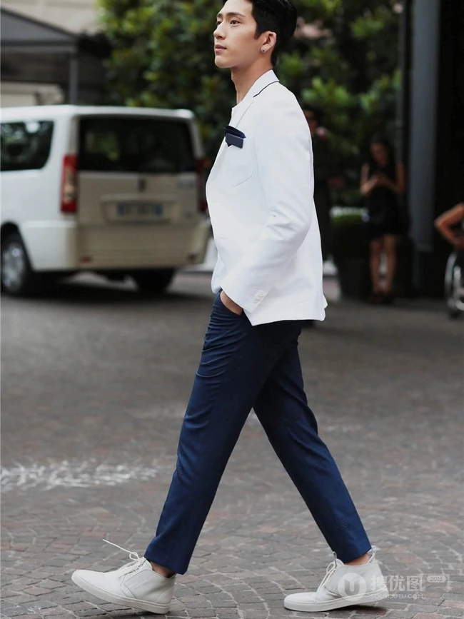 酷帅型男 井柏然时尚街拍图片