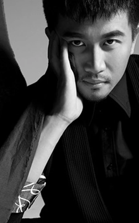 宋允皓黑白写真 手持黑伞绅士儒雅