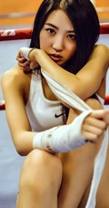 运动少女的魅力 拳击场紧身热裤女生嫩模图片