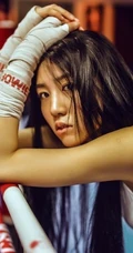 运动少女的魅力 拳击场紧身热裤女生嫩模图片