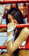 运动少女的魅力 拳击场紧身热裤女生嫩模图片