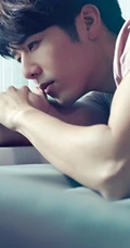 美籍华人帅哥胡宇威高清室内写真 慵懒眼神酷帅迷离