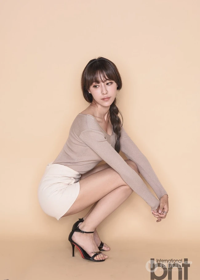 韩国女生郑多律高清气质写真-紧身牛仔或短裙皆动人