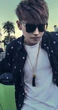 MIC男团成员个人写真照-时尚酷帅魅力十足